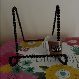 Studio Decor Twisted Black Metal Easel